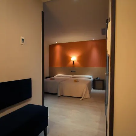 Torre De Nunez Hotel 4*