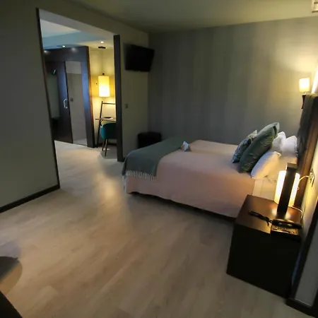 Torre De Nunez Отель 4*