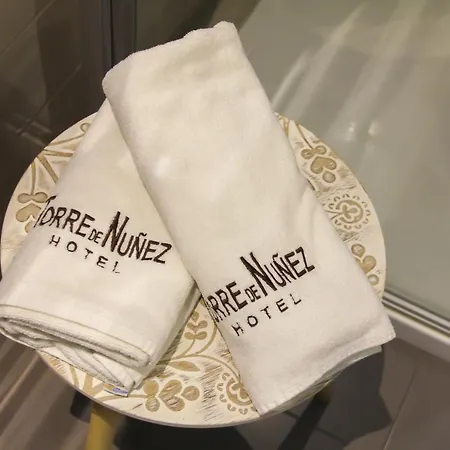 Hotel Torre De Nunez Lugo