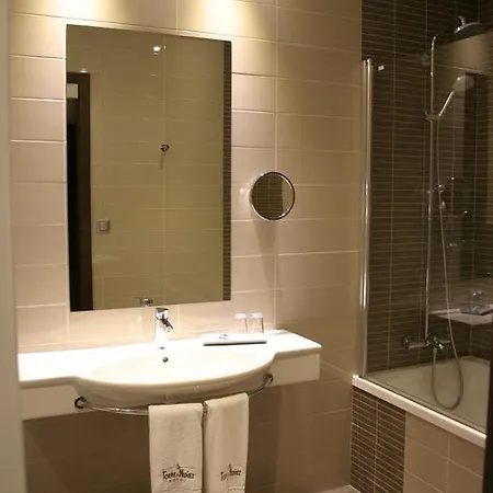 Torre De Nunez Hotel 4*