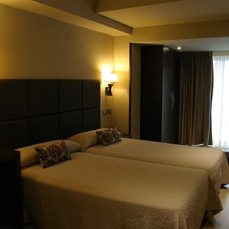 Torre De Nunez Hotell 4*