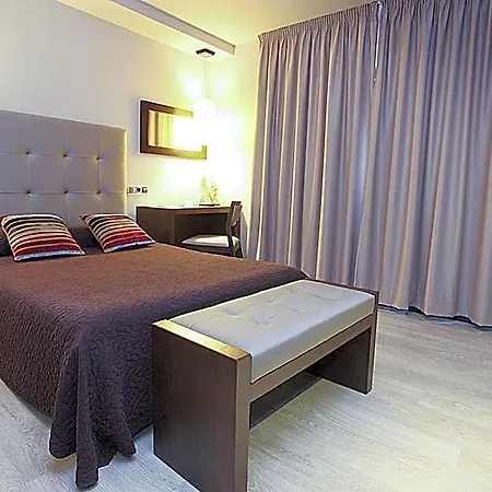 Torre De Nunez 4*