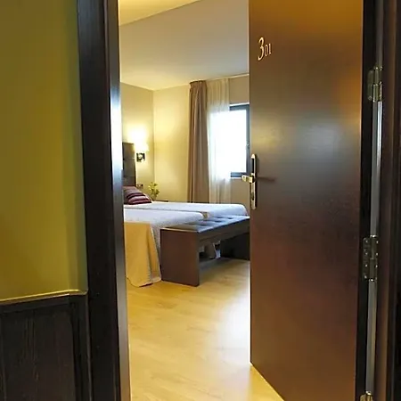 Hotel Torre De Nunez 4*