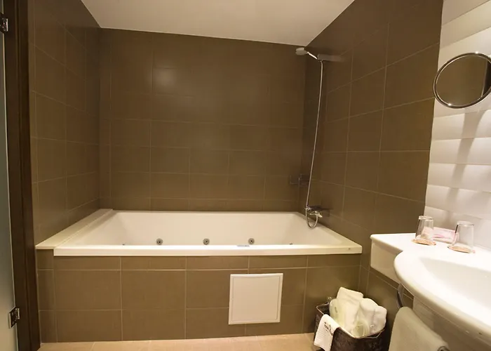 托雷努涅斯酒店 4*